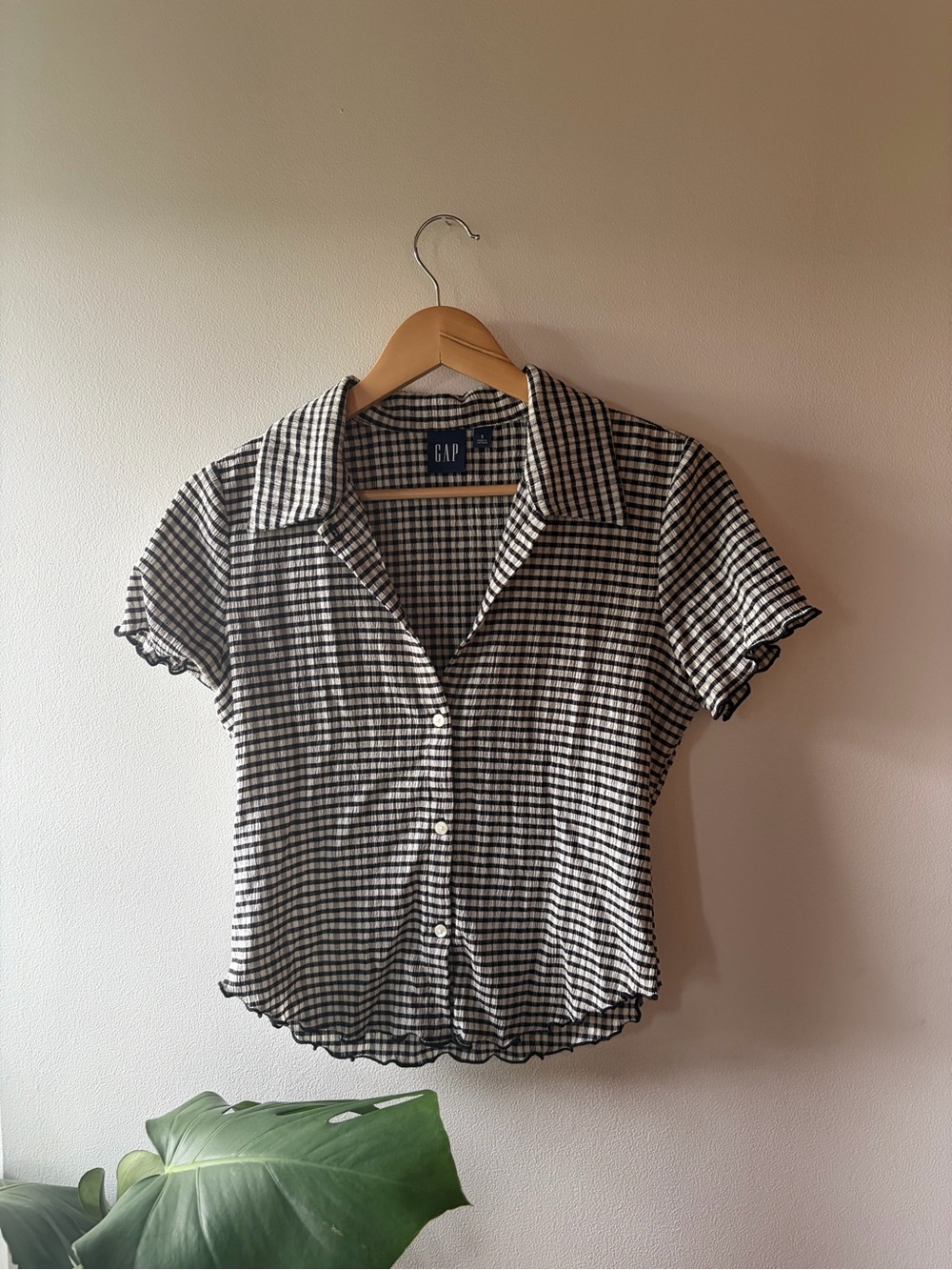 GAP Black & White Gingham Short-Sleeve Button-Up